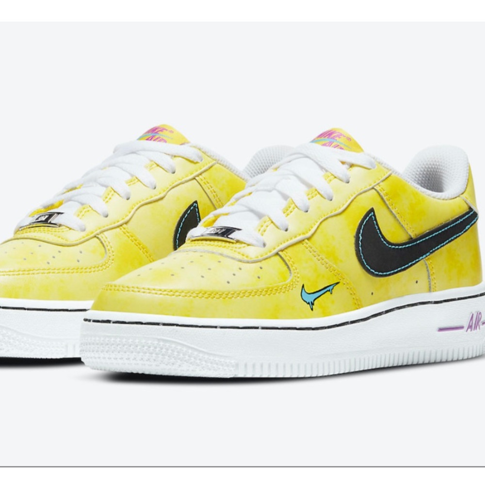 NIKE AIR FORCE 1 PEACE LOVE AND BASKETBALL